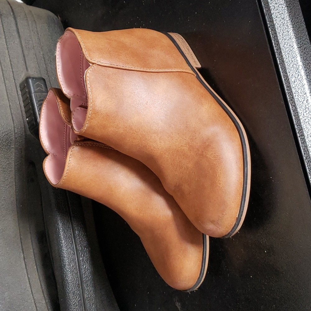 Kids boots